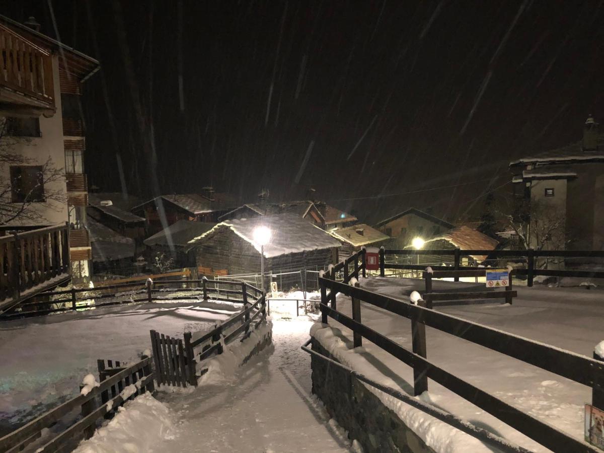 Chalet Cretaz วัลตูร์นอนช์ ภายนอก รูปภาพ