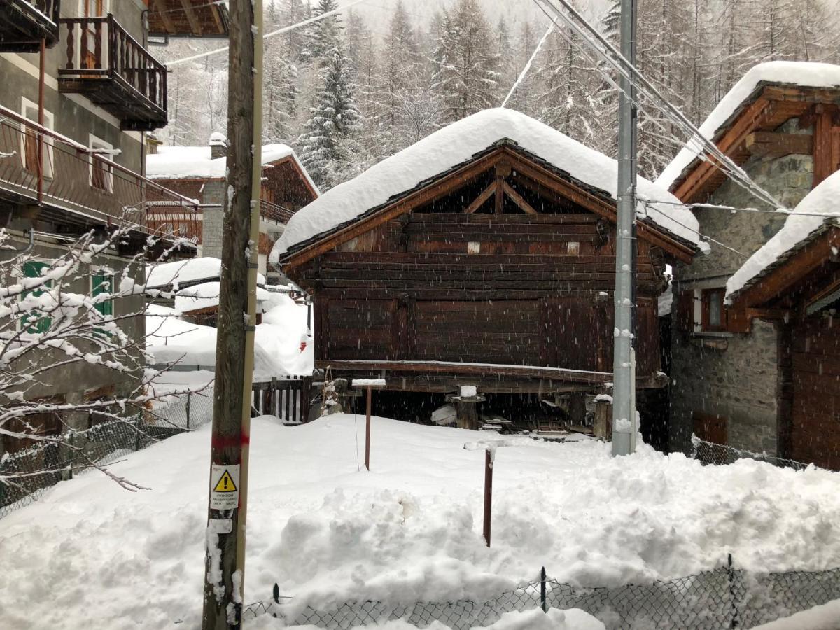Chalet Cretaz วัลตูร์นอนช์ ภายนอก รูปภาพ